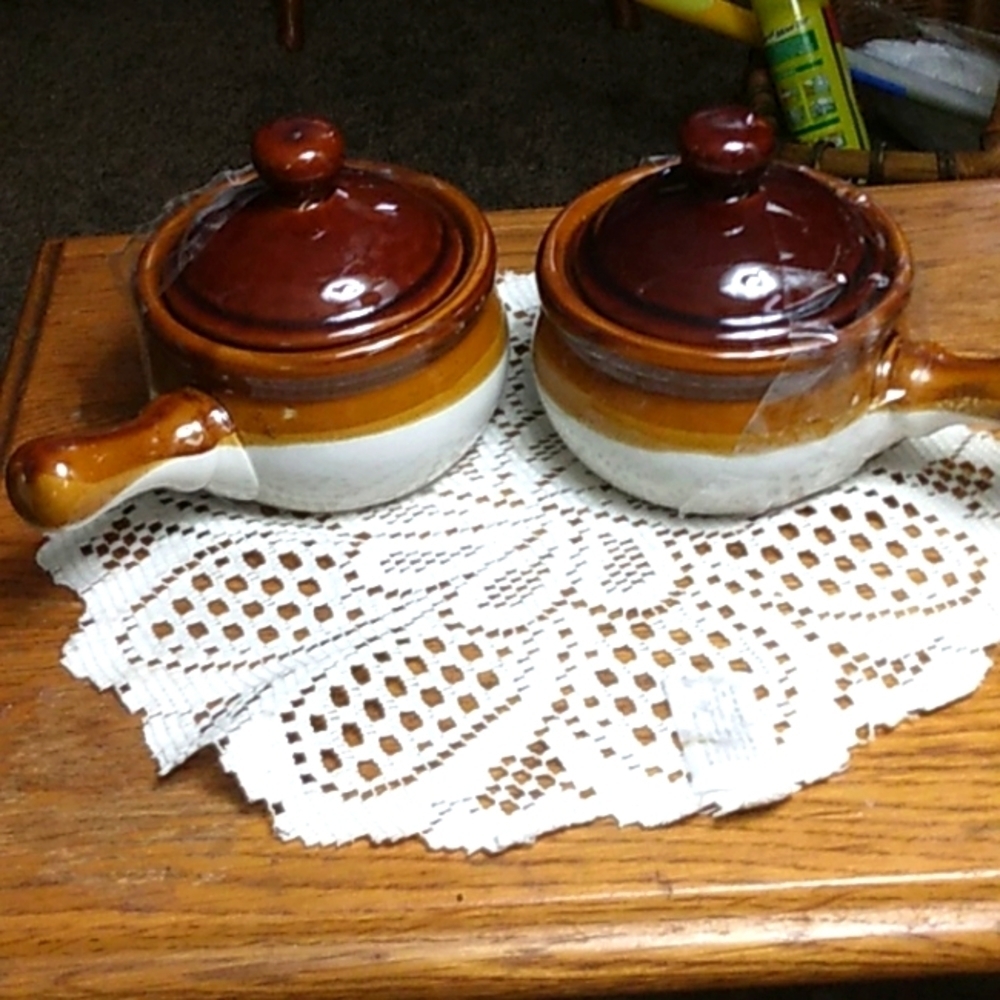 Set of 2 brownstone  bean pots